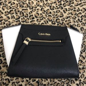 Calvin Klein travel case🧳